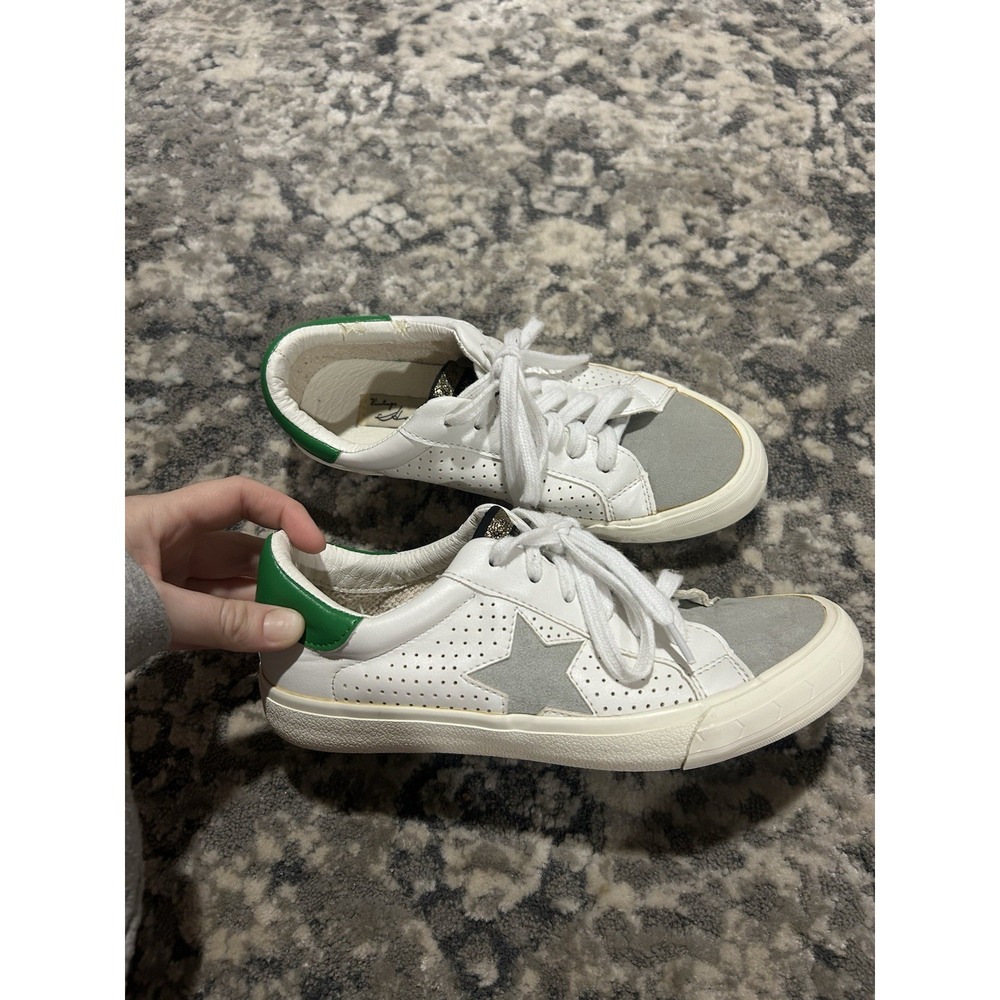 Women's Vintage Havanna Green And White‎ Shoes Size 7.5